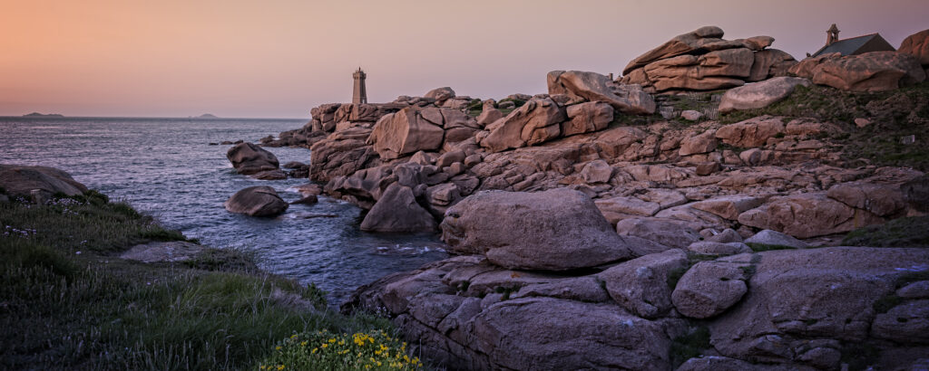 Phare du Cote Granite Rose