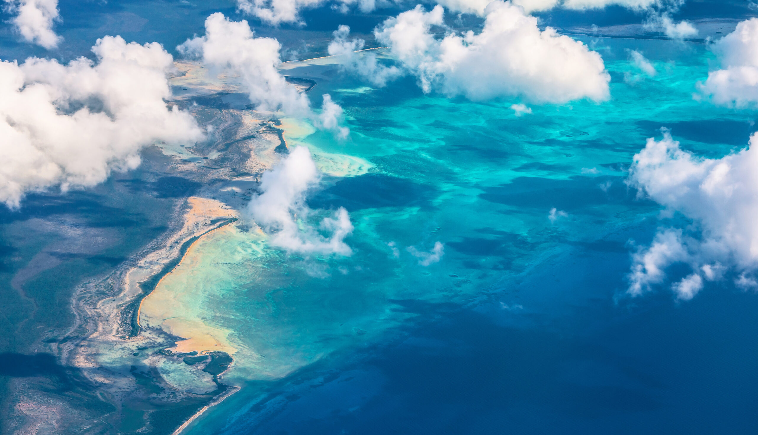 Sand Beach meets ocean von Wei (David) Dai