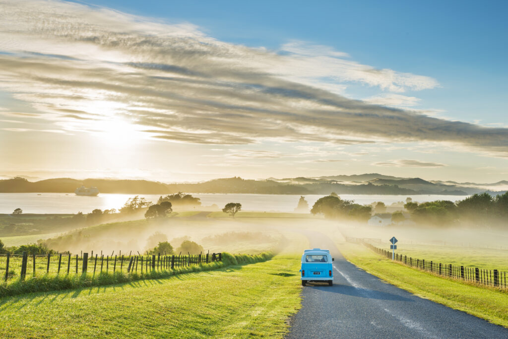 On the road by Justin Foulkes/HUBER IMAGES