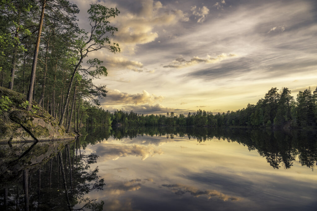 Lake tarmsjön by Christian Linsten,1x.com
