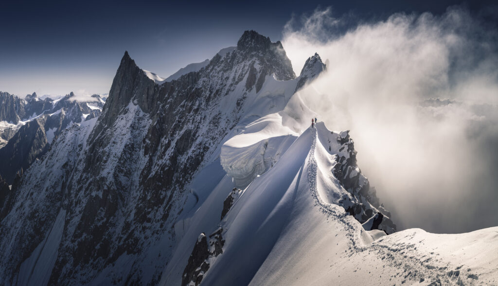Walking on the line by Karol Nienartowicz,1x.com