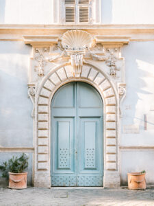 Blue tones of Rome – Italy travel photography by Raisa Zwart