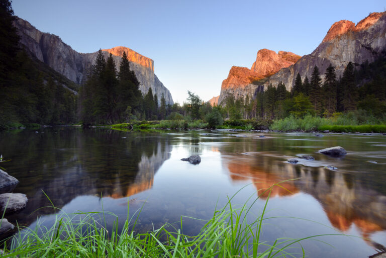 El Capitain and Yosemite Valley by Francesco Carovillano/HUBER IMAGES
